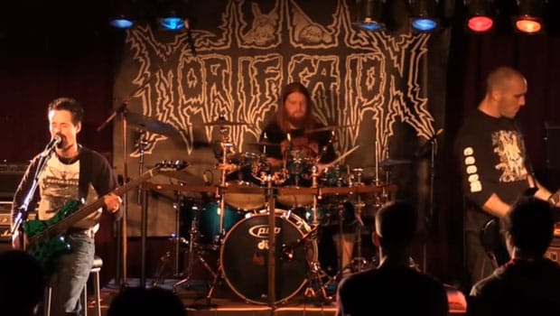 Mortification apresenta nova música em show