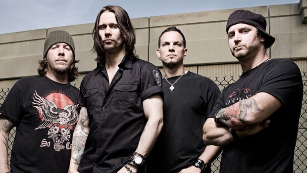 Alter Bridge lança lyric video “Blackbird Live”