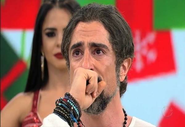 Marcos Mion pede que pessoas aceitem Jesus o quanto antes