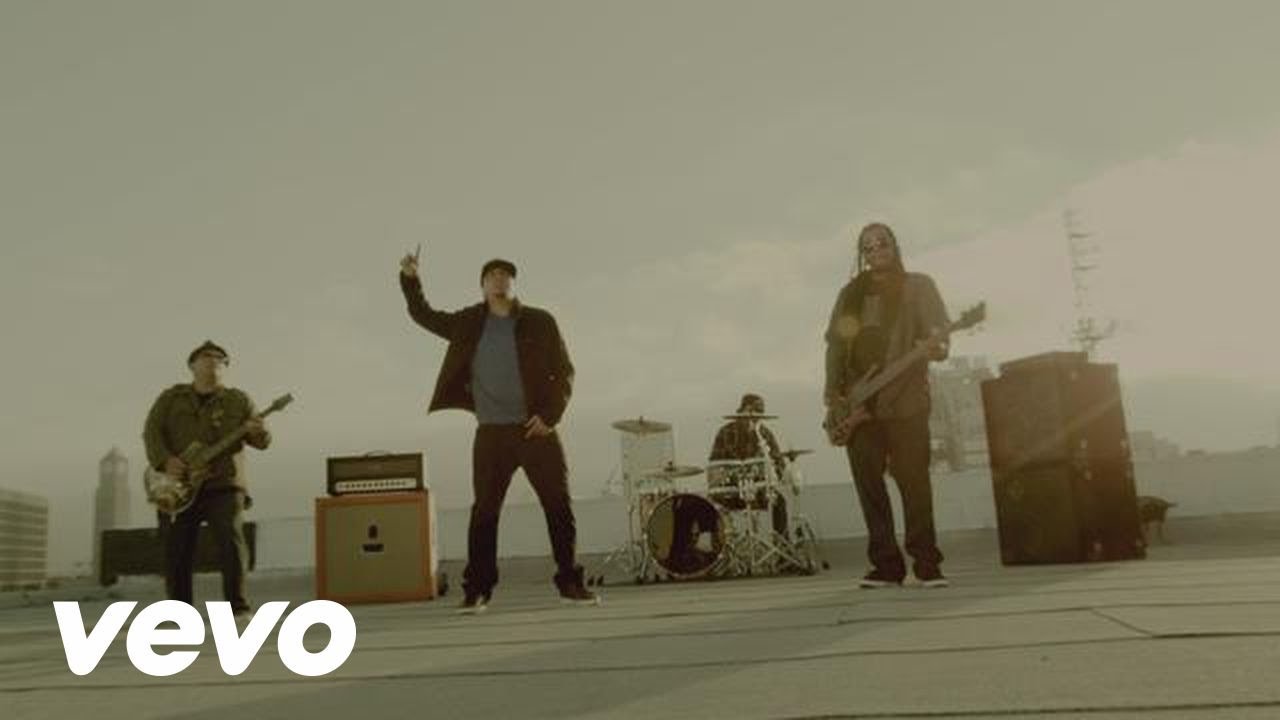 A banda P.O.D lançou em seu canal do youtube: P.O.D. – Higher (Official Music Video)