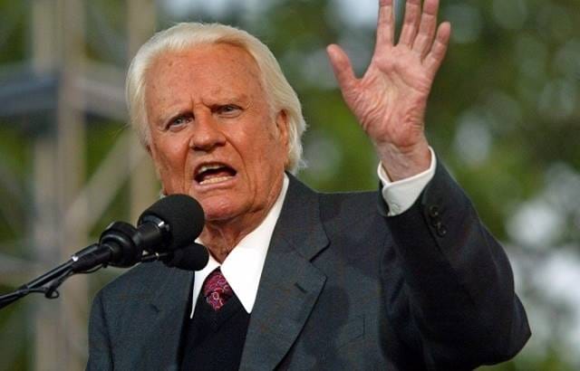 Morre o evangelista Billy Graham aos 99 anos