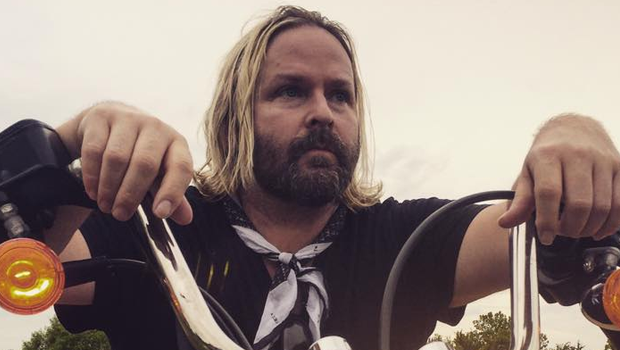 Kevin Max, do DC Talk, diz que é um ex-evangélico