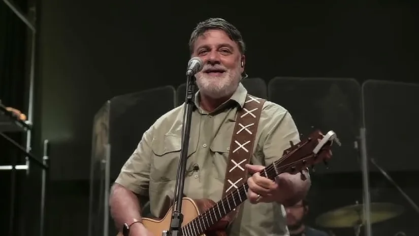 Carlinhos Felix fala sobre Janires e revela evangelismo em boate com o Rebanhão